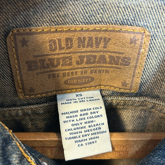 Old Navy Kids XS Jean Jacket Denim Outdoors Farm Fall Camping Size 5-6 Girls Boy - Picture 4 of 7